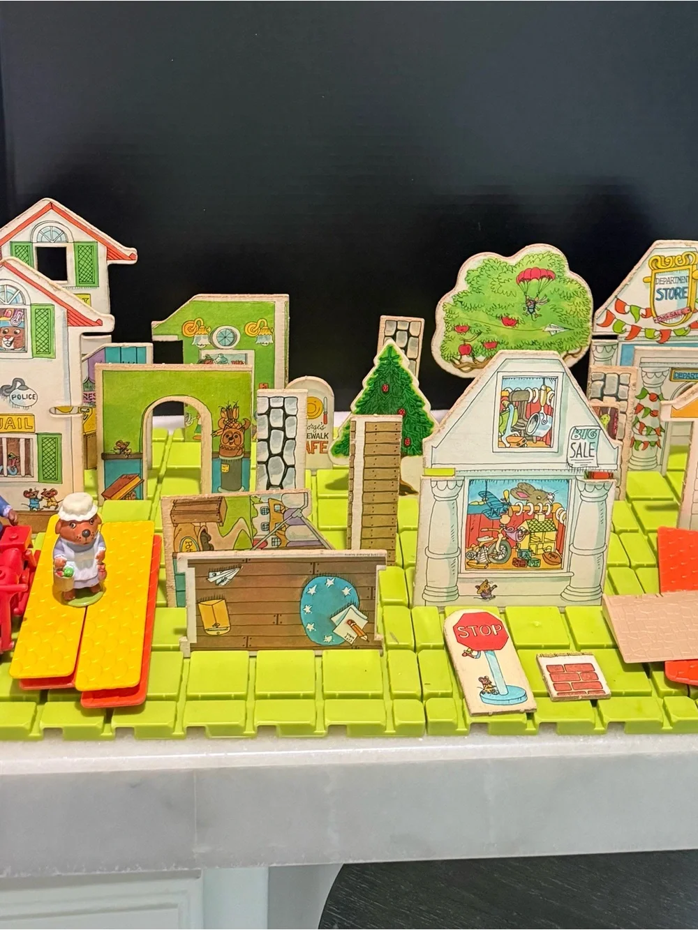 Vintage Playskool Puzzletown Richard Scarry's Mayor Fox's Town Center Vntg 70s